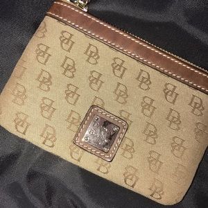 Dooney & Bourke tan wristlet